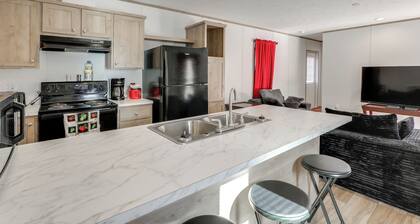 2 Mi to Lake Marion! Pet-friendly Home w/ Yard