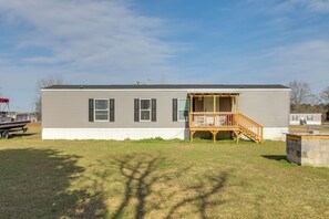 House (2 Bedrooms) | Interior - 2 Mi to Lake Marion! Pet-friendly Home w/ Yard (Santee)