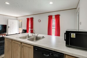 House (2 Bedrooms) | Interior - 2 Mi to Lake Marion! Pet-friendly Home w/ Yard (Santee)