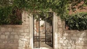 Exterior detail - Villa Malipiero Residence by Villas Guide (Rovinj)