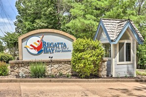 Apartment (3 Bedrooms) | Interior - Lake View + Pool Access: Waterfront Ozark Escape! (Lake Ozark)