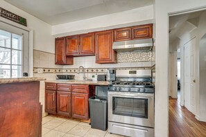 Apartment (2 Bedrooms) | Interior - 2 Mi to UBS Arena & Belmont Park: Suburban Escape (Elmont)