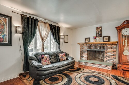 2 Mi to UBS Arena & Belmont Park: Suburban Escape