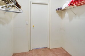 Interni
