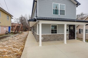 Interior - Close to Downtown Ashland! Convenient Suite (Ashland)