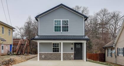 Close to Downtown Ashland! Convenient Suite