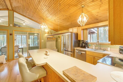 Hike & Golf! Family Home 15 Mi to Berkeley Springs