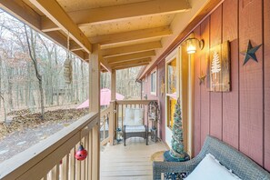 House (2 Bedrooms) | Interior - Hike & Golf! Family Home 15 Mi to Berkeley Springs (Hedgesville)