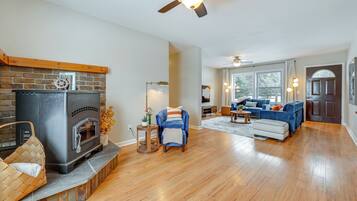 House (3 Bedrooms) | Interior