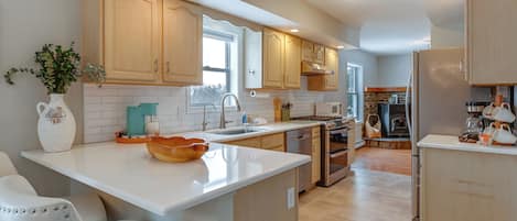 House (3 Bedrooms) | Interior