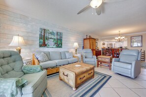 Apartment (2 Bedrooms) | Interior - Boat, Fish & Swim: Condo on St Johns River! (Welaka)