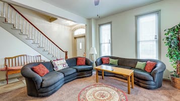 Apartment (2 Bedrooms) | Front of property