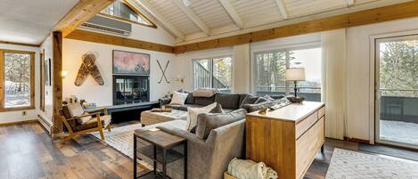 House (5 Bedrooms) | Interior