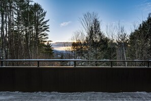 House (5 Bedrooms) | Interior - Resort-style Community! Quechee Chalet w/ Deck (Quechee)