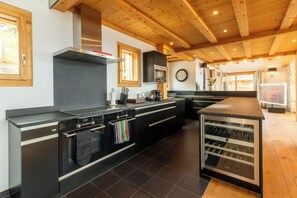 Micro-ondas, fogão, cooktop, lava-louças