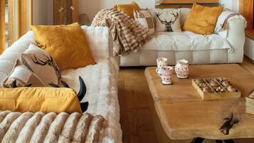 Télévision, cheminée