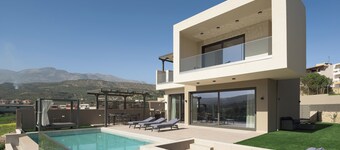 Ampela Villa, with Pool, Spa Whirlpool & Heritage