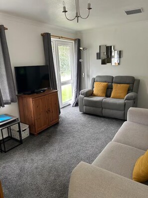 Living area - 2 Bed Cottage - Sleeps 4 - Pets - Parking - Wifi (Liskeard)