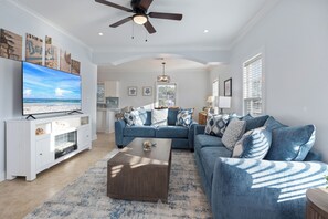Smart TV - New Purple Parrot Resort Listing! 3 BR With Fully Updated Kitchen and Baths! (Pensacola)