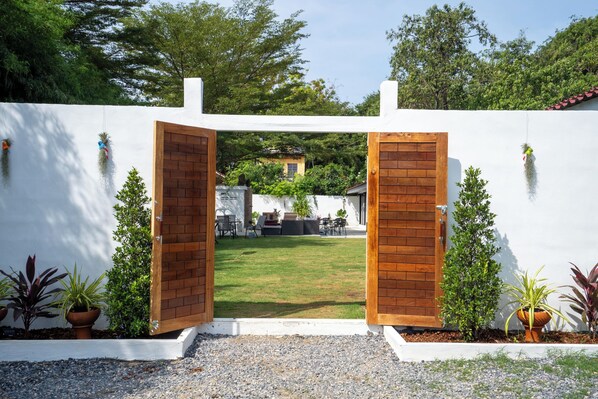 Unclassified image, 1 of 33, button - Luxure Villa Rooms 1 – Pool & Shared Kitchen (Sala Dan)