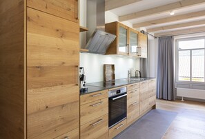Private kitchen - 5* vacation home 188sqm with high-quality comfort with 4 bedrooms and space for 7 people (Sankt Andreasberg)