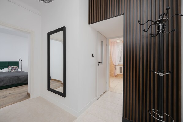 Fer et planche Ă repasser, lit parapluie, Wi-Fi, draps fournis