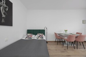 Unclassified image, 4 of 16, button - Miła 5 Warsaw | Functional Studio | Old Town | Balcony (Warszawa)