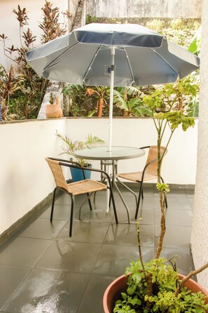 屋外ダイニングエリア