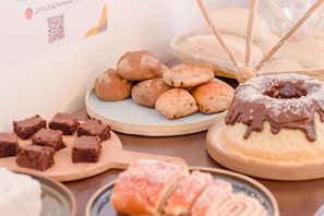 Termasuk sarapan bufet setiap hari