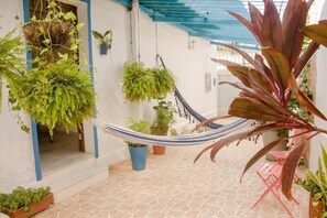 Imagen sin descripción, 4 de 84, botón