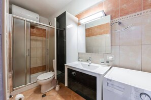 House - Bright Sunny Apartment Beach Access (Sarandë)