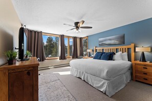 2 bedrooms, free WiFi, bed sheets - Cozy Mountain Getaway - Pool, Hot Tub & Shuttle Access (Keystone)