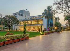 Unclassified image, 5 of 9, button - Woodrose Banquets and Hotel (Belagavi)