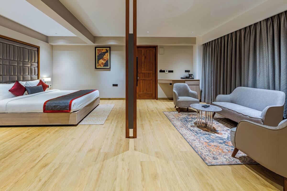 Studio Suite Club | Bàn, truy cập Internet không dây miễn phí 