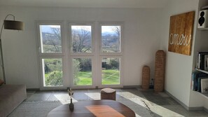 TV - Contemporary villa, private pool, mountain view, 15 min from Bayonne 2 people (Jatxou)