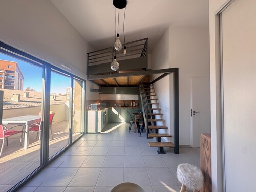 Studio en duplex mezzanine, grande terrasse vue piste, centre station VALBERG