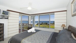 2 bedrooms, iron/ironing board, free WiFi, bed sheets - Quarterdeck 23 - Stunning Ocean Views (Lennox Head)