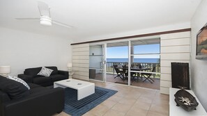 Smart TV - Quarterdeck 23 - Stunning Ocean Views (Lennox Head)
