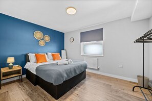 Unclassified image, 5 of 12, button - Modern 3BR - City Centre - Spacious Living (Cardiff)