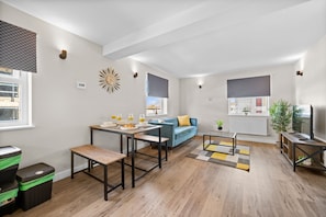 TV - Modern 3BR - City Centre - Spacious Living (Cardiff)