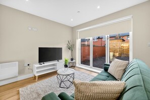 TV - Cosy 2BR - Fast Wi-Fi - Work Space - Free Parking (Cardiff)