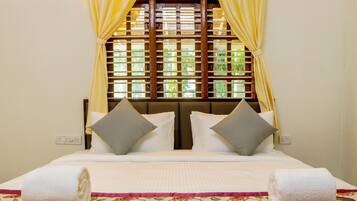 Comfort Villa | Iron/ironing board, free WiFi