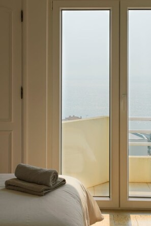 WiFi, bed sheets - Casa Isa Bela | Beachfront Villa (Buarcos)