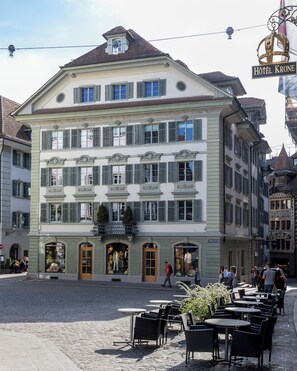 Outdoor dining - ODA Suites (Lucerne)