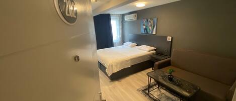 Basic Studio Suite | Living area | Printers