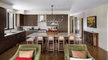 Maison, 6 chambres | Intérieur