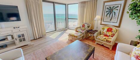 Condo, 2 Bedrooms | Living area