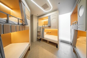 Comfort Shared Dormitory, Women only, City View | Hypo-allergenic bedding, soundproofing, free WiFi - SilMiCore Hostel (Shanghai)