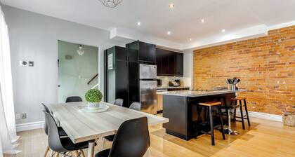 Spacious Loft w/ Victorian Charm & Balcony!