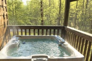 Cabin, 2 Bedrooms | Outdoor spa tub - Windy Ridge 2 Bedroom Cabin (Sevierville)